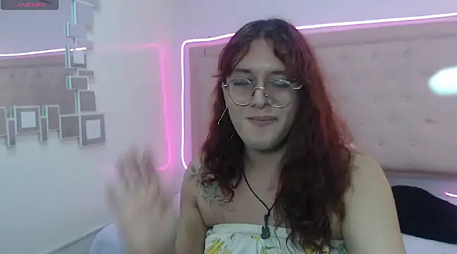 Snapshot of kathepickmanx chatting on 03.04.25 kathepickmanx online show from 03.04.25
