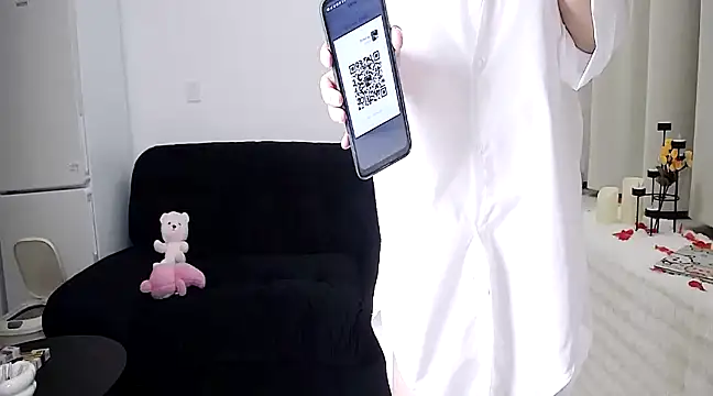 Hey-Cute online show from 01.14.25