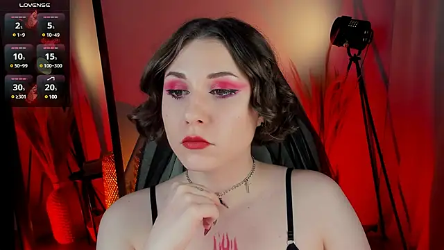 Eva Moss  online show from 01.23.25