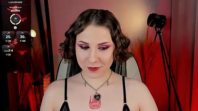 Eva Moss  online show from 01.24.25