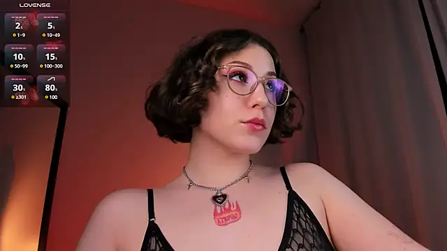 Eva Moss  online show from 02.07.25