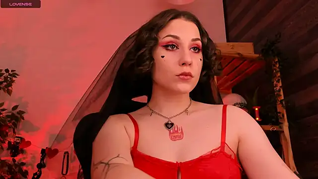 Eva Moss  online show from 02.14.25