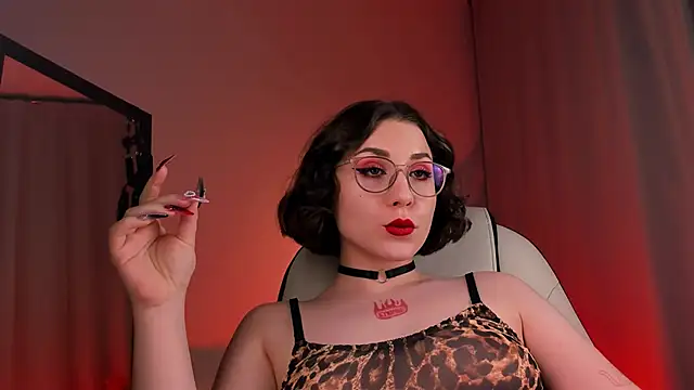 Eva Moss  online show from 03.11.25