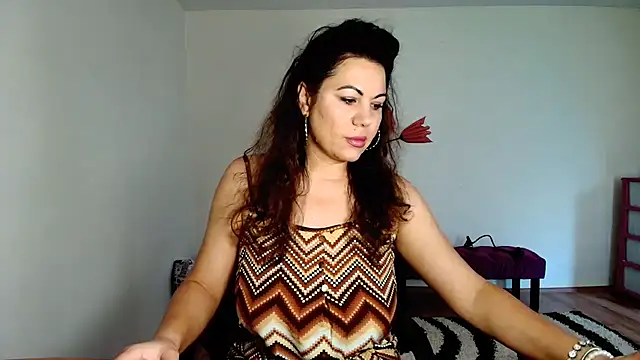 Snapshot of VixenVibesX chatting on 06.13.26 VixenVibesX online show from 06.13.26