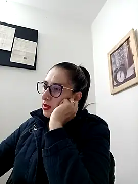 Snapshot of CHARLOTTE_1711 chatting on 03.04.25 CHARLOTTE 1711 online show from 03.04.25