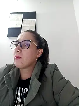 Snapshot of CHARLOTTE_1711 chatting on 03.17.25 CHARLOTTE 1711 online show from 03.17.25