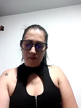Snapshot of CHARLOTTE_1711 chatting on 10.03.25 CHARLOTTE 1711 online show from 10.03.25