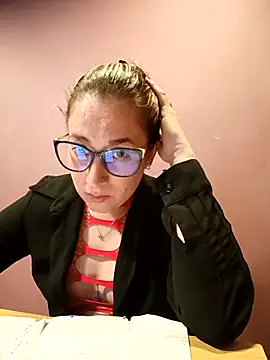 Snapshot of CHARLOTTE_1711 chatting on 04.20.26 CHARLOTTE 1711 online show from 04.20.26