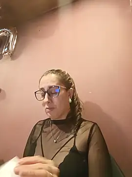 Snapshot of CHARLOTTE_1711 chatting on 05.19.26 CHARLOTTE 1711 online show from 05.19.26