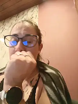 Snapshot of CHARLOTTE_1711 chatting on 05.26.26 CHARLOTTE 1711 online show from 05.26.26