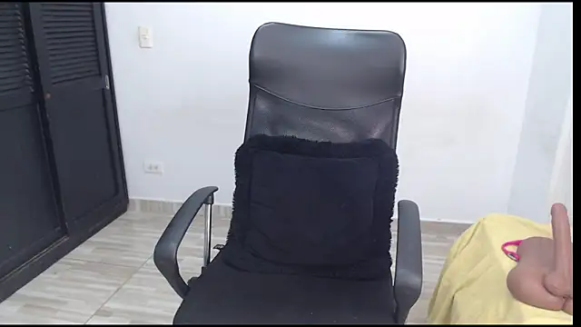 avis lara online show from 04.15.26