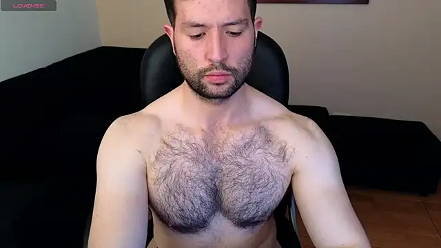 Snapshot of hairyncuteass chatting on 06.05.26 hairyncuteass online show from 06.05.26