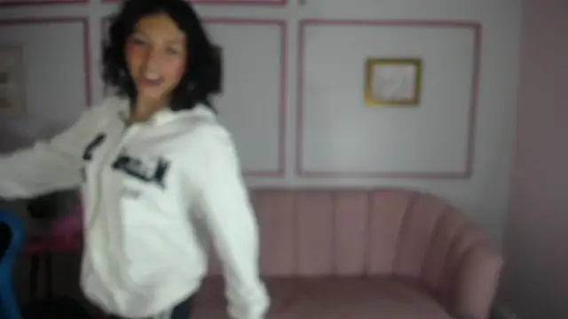 zoe ch  online show from 03.19.25