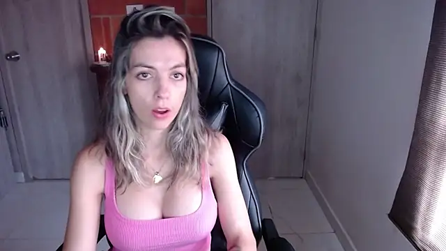 Princezzlove3 online show from 01.31.25