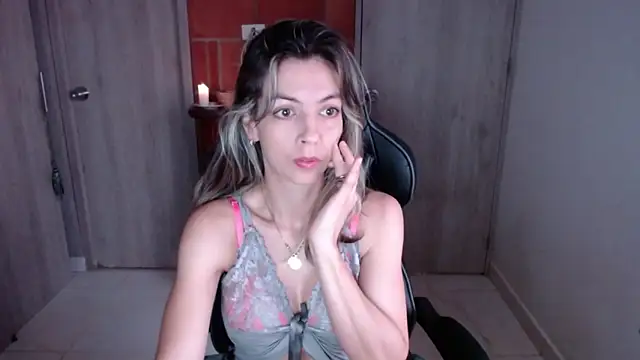 Princezzlove3 online show from 02.12.25