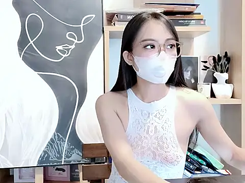 Lush-Office online show from 11.04.25