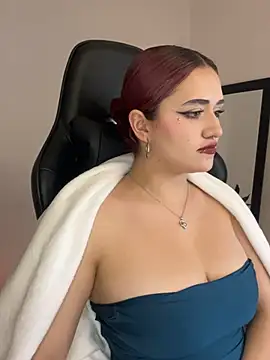 Snapshot of raven__white1 chatting on 01.18.25 raven  white1 online show from 01.18.25