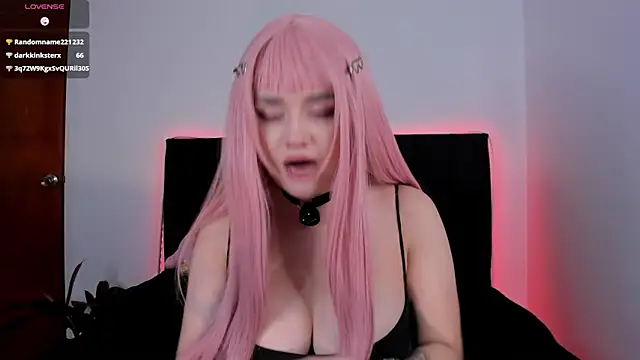 Snapshot of raven__white1 chatting on 02.21.25 raven  white1 online show from 02.21.25