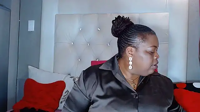 Snapshot of omalicha98 chatting on 06.12.26 omalicha98 online show from 06.12.26