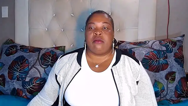 Snapshot of omalicha98 chatting on 07.16.26 omalicha98 online show from 07.16.26