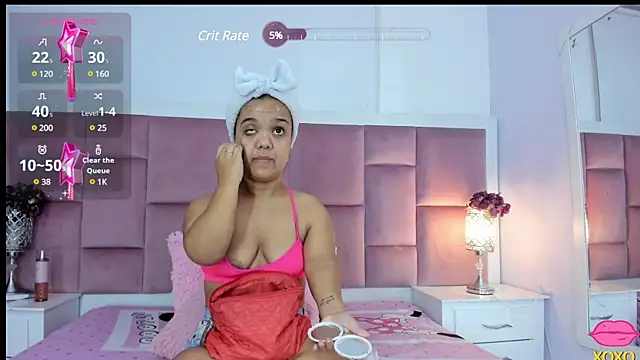 Snapshot of AnieRey chatting on 01.29.25 AnieRey online show from 01.29.25