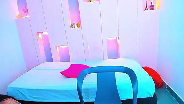 Snapshot of ScarletEmber3 chatting on 02.18.25 ScarletEmber3 online show from 02.18.25