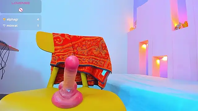 Snapshot of ScarletEmber3 chatting on 02.18.25 ScarletEmber3 online show from 02.18.25