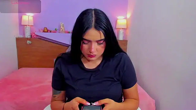 Snapshot of ScarletEmber3 chatting on 03.22.25 ScarletEmber3 online show from 03.22.25