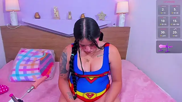 Snapshot of ScarletEmber3 chatting on 09.13.25 ScarletEmber3 online show from 09.13.25