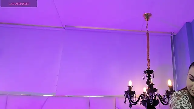 Aitana Hilton  online show from 10.08.25