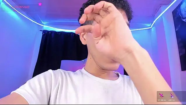 Snapshot of Ethan_Boyy chatting on 06.18.26 Ethan Boyy online show from 06.18.26