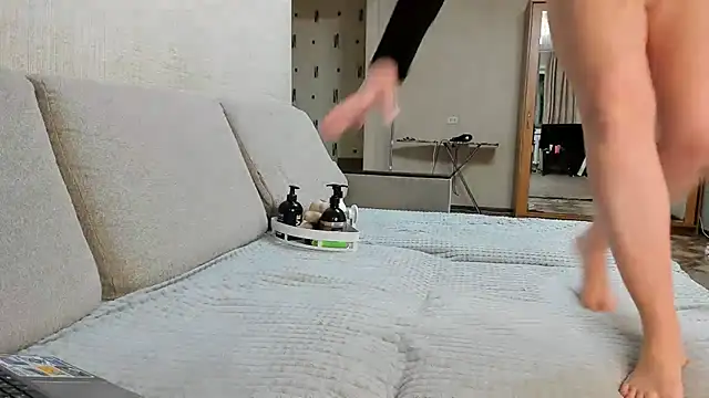 KittyMeawsX online show from 11.27.25