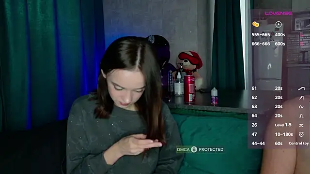 Snapshot of alexnikaaa chatting on 10.19.25 alexnikaaa online show from 10.19.25