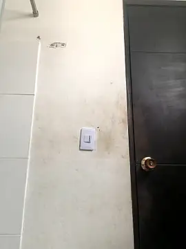 Latinos 2001 online show from 01.14.26