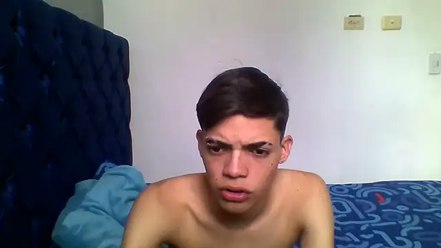 Latinos 2001 online show from 05.06.26