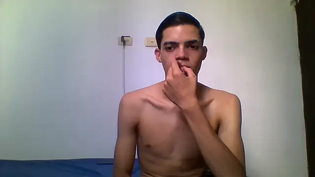 Latinos 2001 online show from 06.11.26