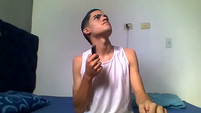 Latinos 2001 online show from 06.17.26