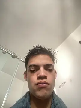 Latinos 2001 online show from 06.29.26