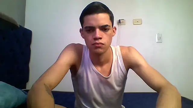 Latinos 2001 online show from 07.06.26