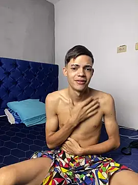Latinos 2001 online show from 07.23.26