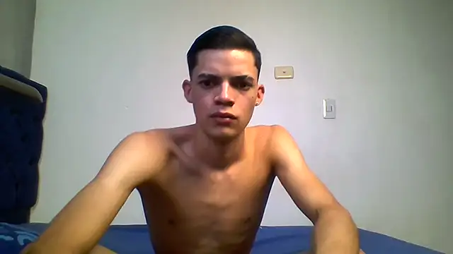 Latinos 2001 online show from 08.01.26