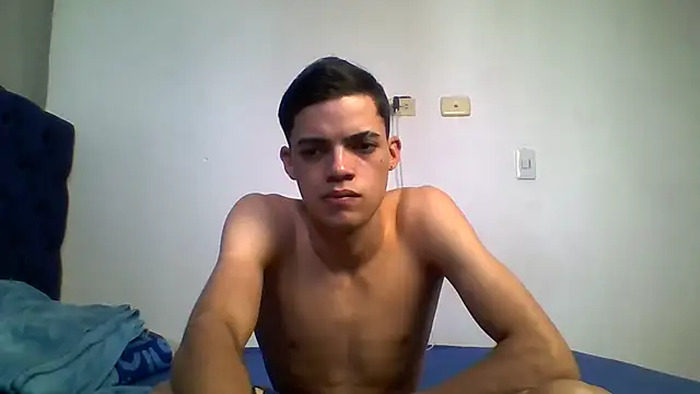 Latinos 2001 online show from 08.06.26