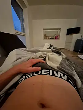 Snapshot of Feuer_boy chatting on 01.17.25 Feuer boy online show from 01.17.25