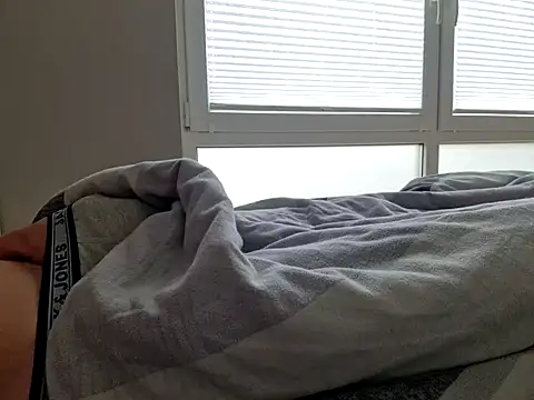 Snapshot of Feuer_boy chatting on 01.27.25 Feuer boy online show from 01.27.25