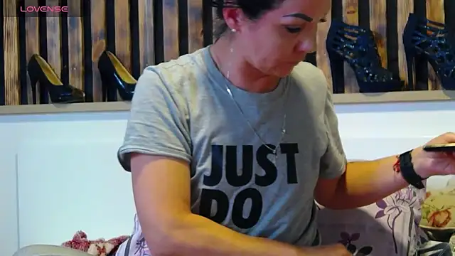 Tory Lovi online show from 04.03.26