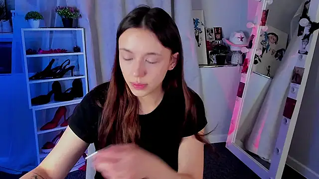 Sahara Shields online show from 12.04.25