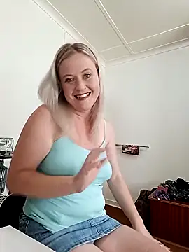 Vintasia online show from 12.22.25