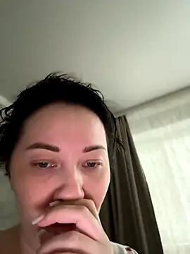 Kiss My Body online show from 10.16.25