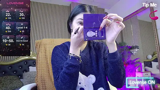 Snapshot of KeylaBlair chatting on 02.12.25 KeylaBlair online show from 02.12.25