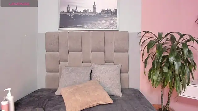 Snapshot of janna_lopez_ chatting on 11.16.25 janna lopez online show from 11.16.25